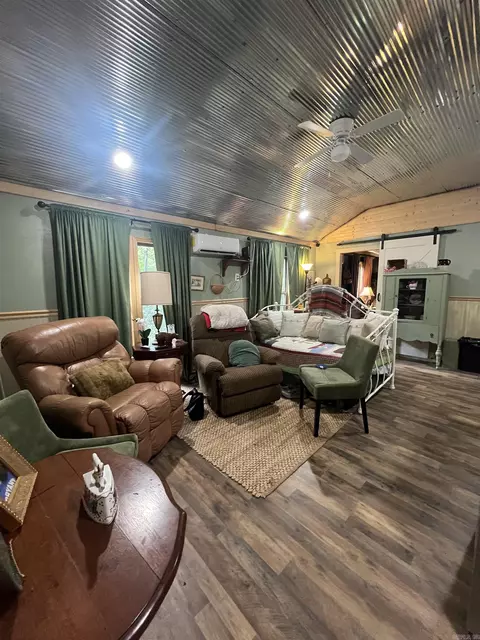 Living - 1070 Brewer Rd, Edgemont, AR 72044 photo 1 of 2