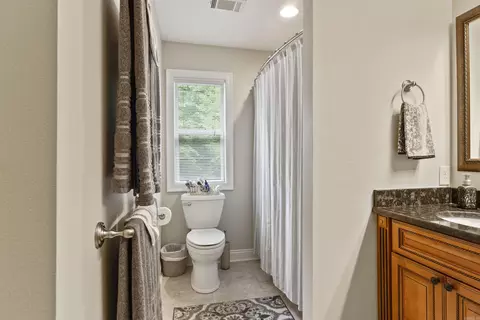 Bath - 259 Riverview Rd, Searcy, AR 72143 photo 5 of 7