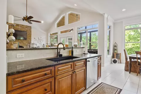 Kitchen - 259 Riverview Rd, Searcy, AR 72143 photo 2 of 2