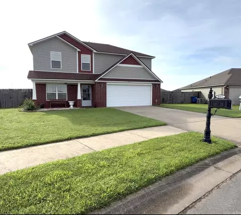 801 Anemone Dr, North Little Rock, AR 72117
