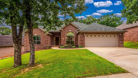 234 Summit Valley Cir, Maumelle, AR 72113