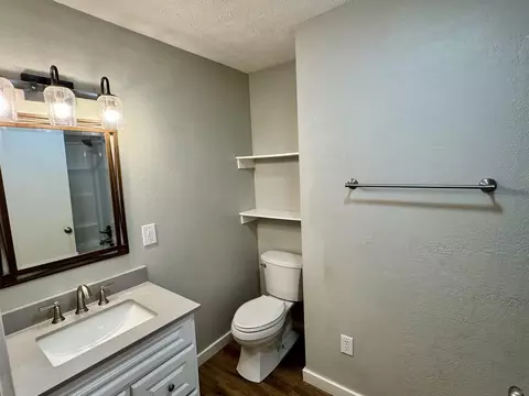 Bath - 44 Sara Cir, Ash Flat, AR 72513 photo 1 of 2