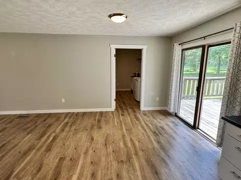 Living - 44 Sara Cir, Ash Flat, AR 72513 photo 4 of 4