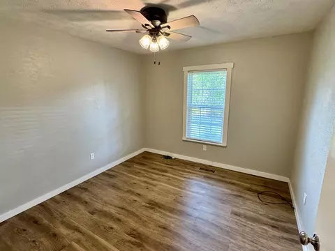 Bedroom - 44 Sara Cir, Ash Flat, AR 72513 photo 1 of 4