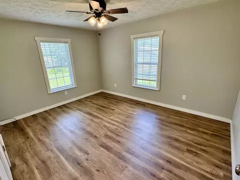 Bedroom - 44 Sara Cir, Ash Flat, AR 72513 photo 2 of 4