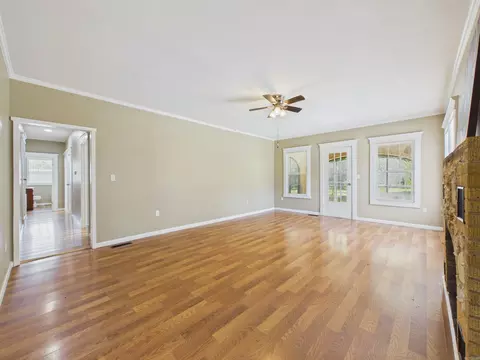 Living - 423 W 3rd, Weiner, AR 72479 photo 1 of 8