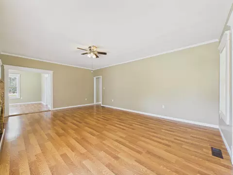 Living - 423 W 3rd, Weiner, AR 72479 photo 2 of 8