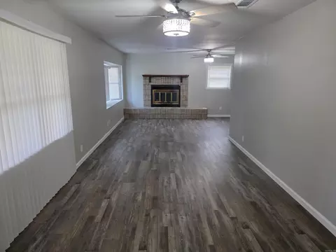 Living - 2204 Sheraton Park Dr, Pine Bluff, AR 71603 photo 1 of 4