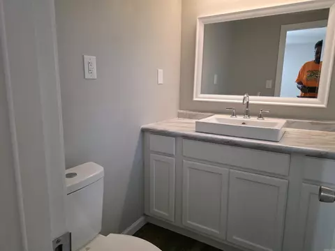 Bath - 2204 Sheraton Park Dr, Pine Bluff, AR 71603 photo 3 of 3
