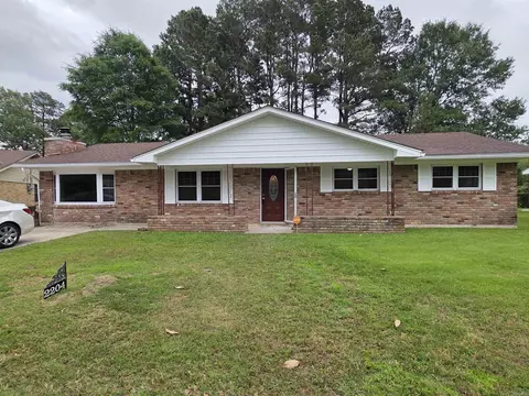 2204 Sheraton Park Dr, Pine Bluff, AR 71603