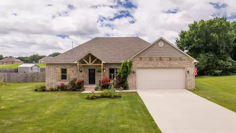 21 Marthas Field Dr, Greenbrier, AR 72058