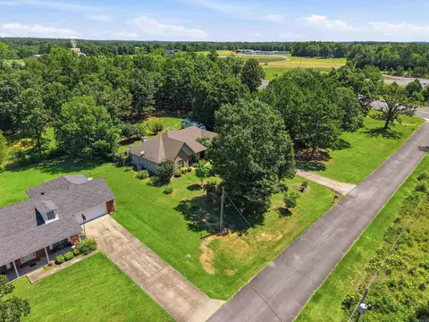 View/Area - 8 Oak Cliff Cv, Damascus, AR 72039 photo 2 of 7