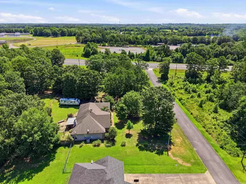 View/Area - 8 Oak Cliff Cv, Damascus, AR 72039 photo 3 of 7