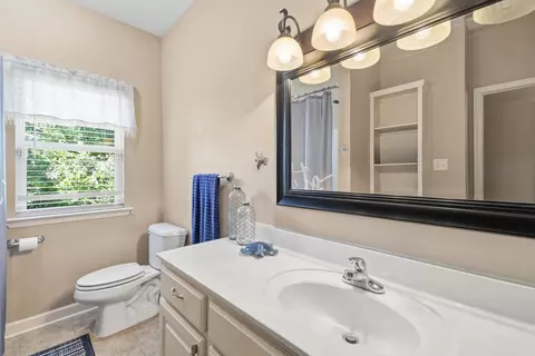 Bath - 8 Oak Cliff Cv, Damascus, AR 72039 photo 1 of 3
