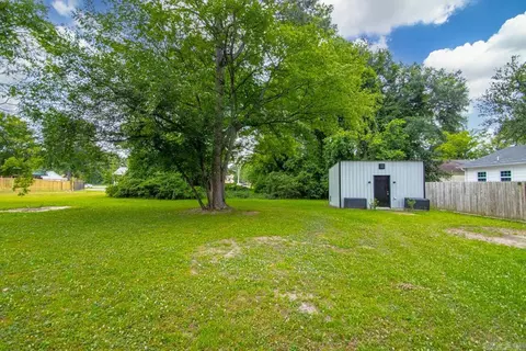 Exterior - 222 E Highland, Malvern, AR 72104 photo 5 of 9