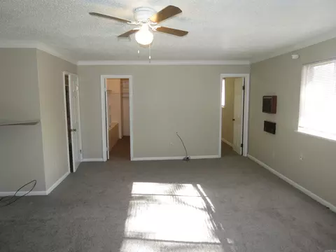 Living - 12501 County Line Rd, Alexander, AR 72002 photo 3 of 9