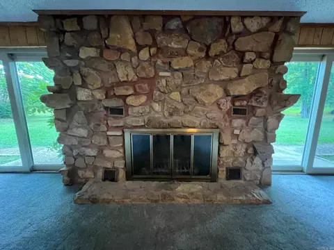 Living - 12501 County Line Rd, Alexander, AR 72002 photo 8 of 9