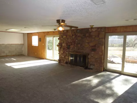 Living - 12501 County Line Rd, Alexander, AR 72002 photo 4 of 9