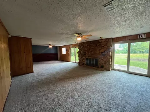 Living - 12501 County Line Rd, Alexander, AR 72002 photo 7 of 9