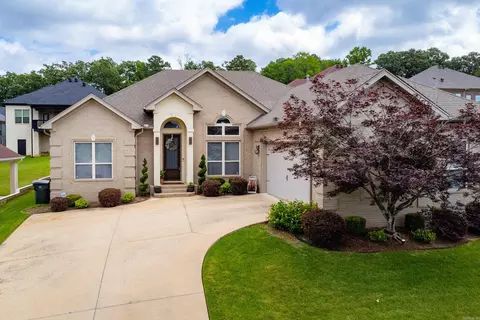 8100 Kanis Pines Dr, Little Rock, AR 72204
