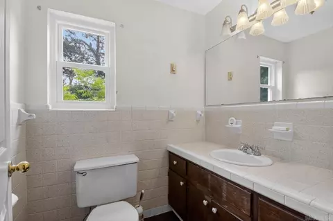 Bath - 1220 Pine Forest Dr, Benton, AR 72019 photo 3 of 3