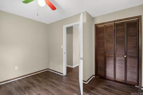 Bedroom - 1220 Pine Forest Dr, Benton, AR 72019 photo 4 of 7