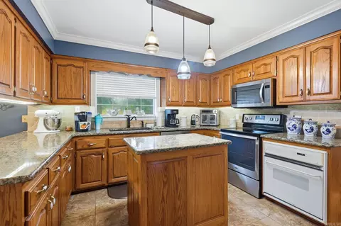 Kitchen - 305 Brandon Dr, Beebe, AR 72012 photo 2 of 3