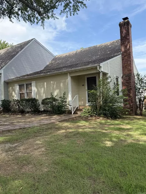 16 River Oaks Trce, Searcy, AR 72143