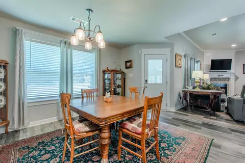 Dining - 2091 Ferndale Cv, Alexander, AR 72002 photo 3 of 3
