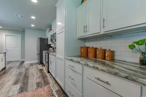Kitchen - 2091 Ferndale Cv, Alexander, AR 72002 photo 3 of 5
