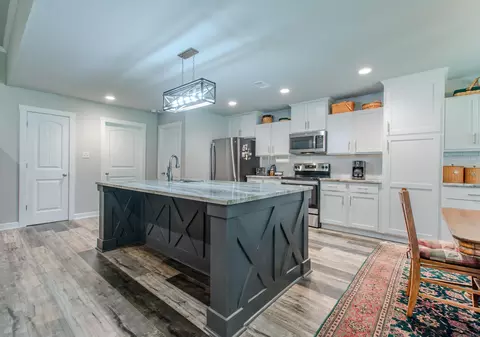 Kitchen - 2091 Ferndale Cv, Alexander, AR 72002 photo 2 of 5