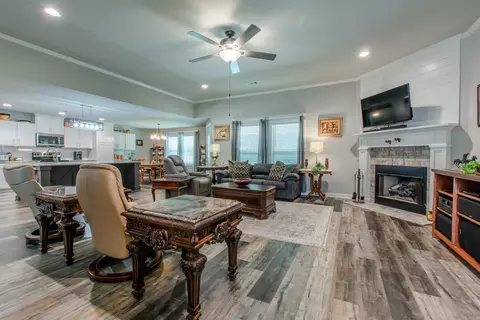 Living - 2091 Ferndale Cv, Alexander, AR 72002 photo 2 of 5
