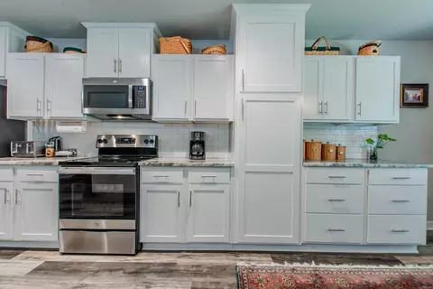 Kitchen - 2091 Ferndale Cv, Alexander, AR 72002 photo 5 of 5