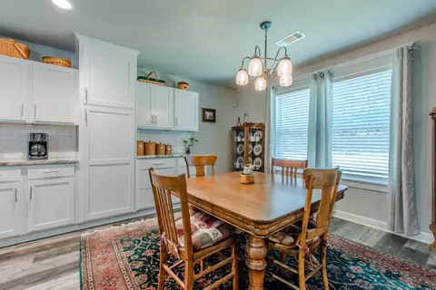 Dining - 2091 Ferndale Cv, Alexander, AR 72002 photo 2 of 3
