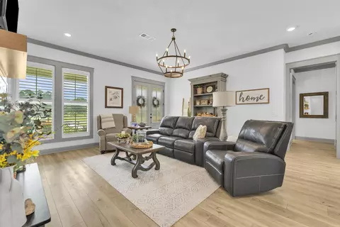 Living - 100 Laurie Dr, Mena, AR 71953 photo 1 of 3