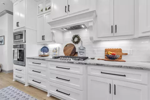 Kitchen - 100 Laurie Dr, Mena, AR 71953 photo 3 of 3