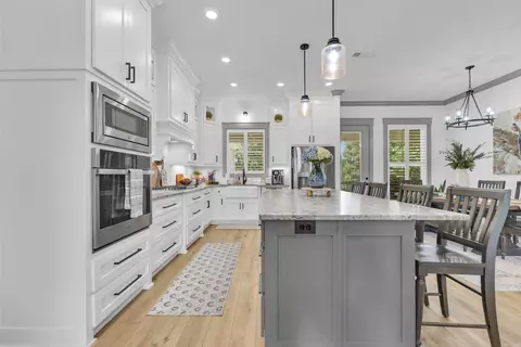 Kitchen - 100 Laurie Dr, Mena, AR 71953 photo 2 of 3