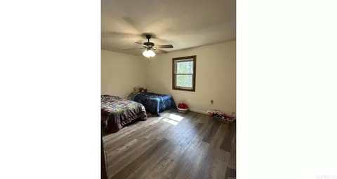 Bedroom - 1825 Dyer St, Malvern, AR 72104 photo 2 of 3