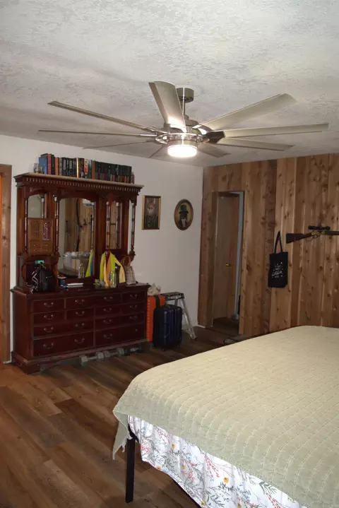 Bedroom - 1825 Dyer St, Malvern, AR 72104 photo 1 of 3