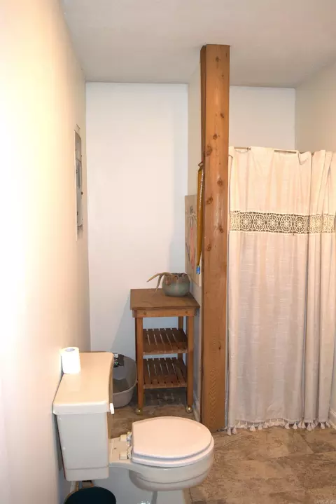 Bath - 1825 Dyer St, Malvern, AR 72104 photo 4 of 4