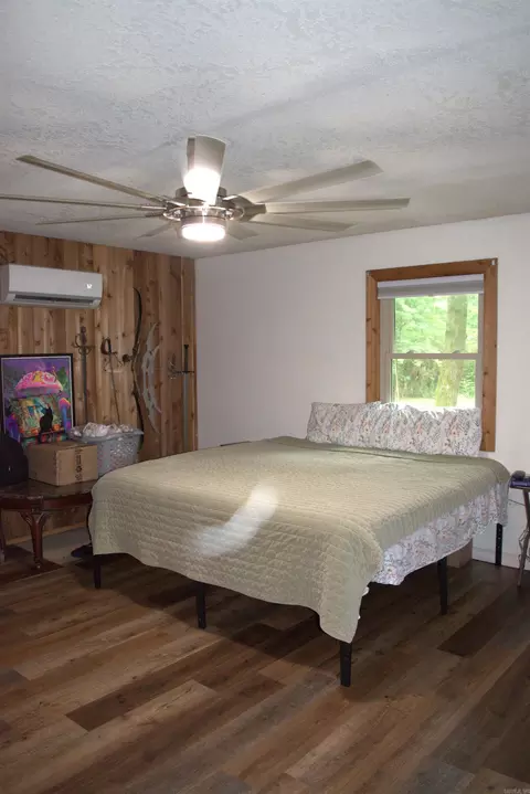 Bedroom - 1825 Dyer St, Malvern, AR 72104 photo 3 of 3
