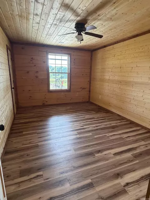 Bedroom - 113 Madelyn Ln, Vandervoort, AR 71972 photo 2 of 6