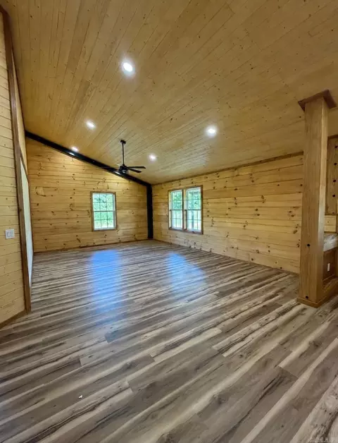 Living - 113 Madelyn Ln, Vandervoort, AR 71972 photo 1 of 2