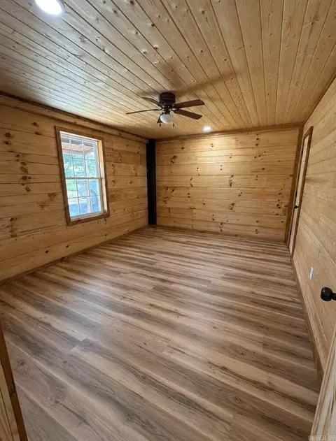 Bedroom - 113 Madelyn Ln, Vandervoort, AR 71972 photo 3 of 6