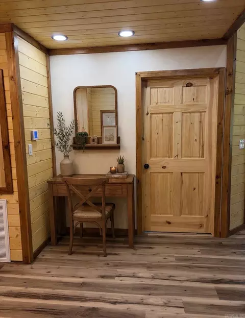 Entry Way - 113 Madelyn Ln, Vandervoort, AR 71972 photo 4 of 4