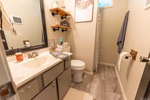 Bath - 444 Monroe St, Thayer, MO 65791 photo 2 of 2