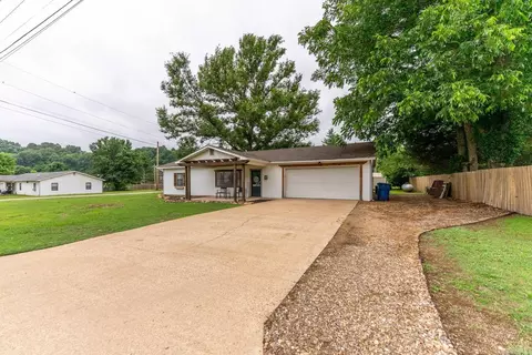 Exterior - 444 Monroe St, Thayer, MO 65791 photo 3 of 11
