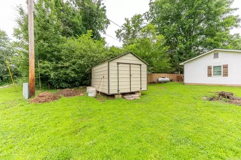Exterior - 444 Monroe St, Thayer, MO 65791 photo 7 of 11