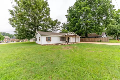Exterior - 444 Monroe St, Thayer, MO 65791 photo 4 of 11