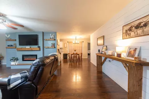 Entry Way - 444 Monroe St, Thayer, MO 65791 photo 1 of 2